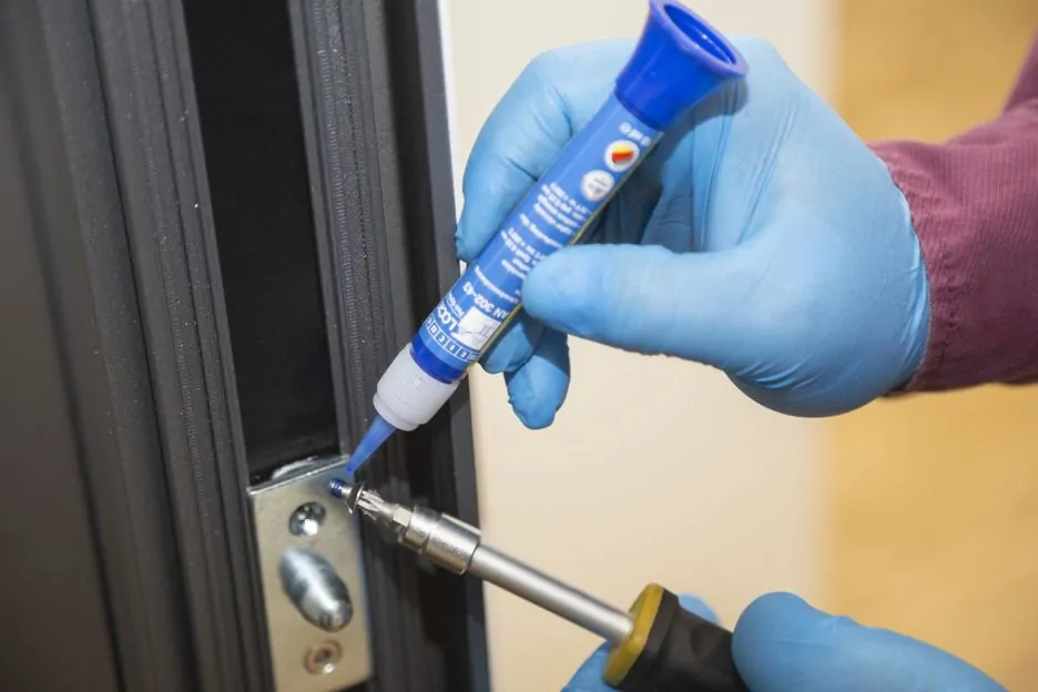 WEICONLOCK® AN 302-43 Zajištění šroubů 20ml